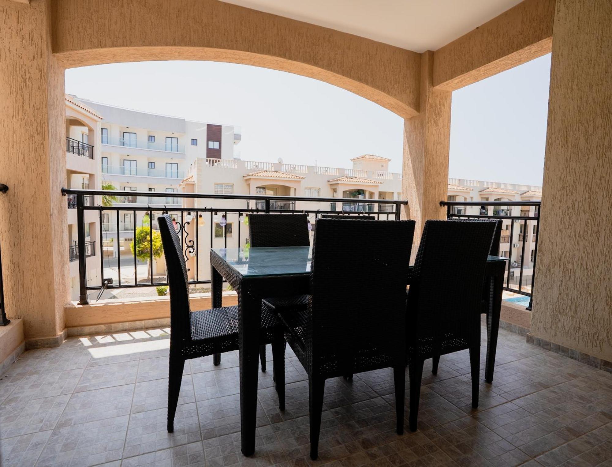 Anna's Place 2b, Paphos, Pool Apartament *